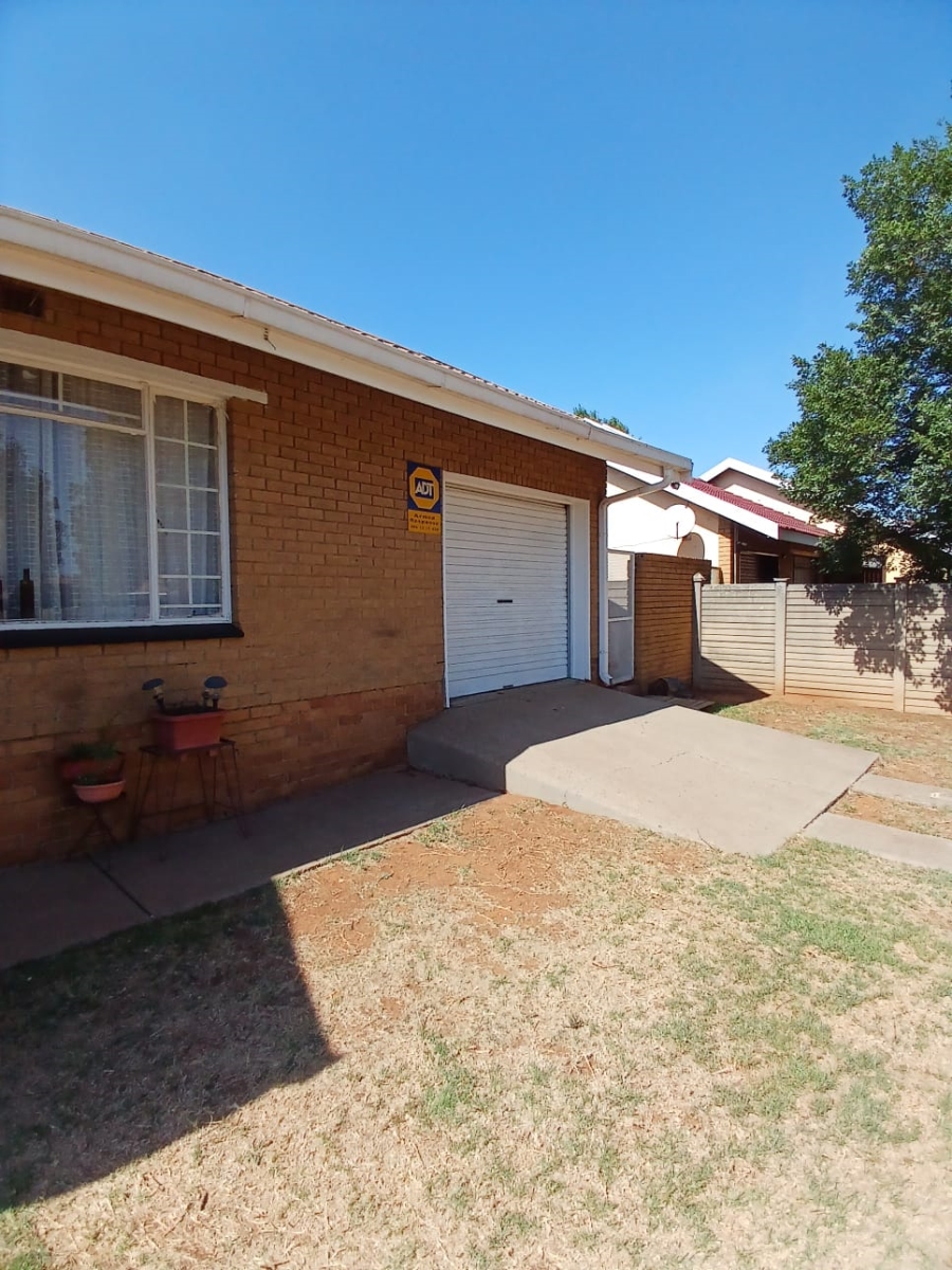 4 Bedroom Property for Sale in Vaalpark Free State